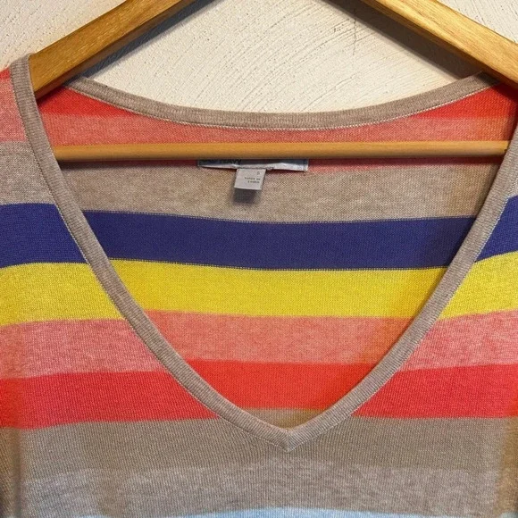 Old Navy rainbow Pullover V-neck sweater. Size S - Picture 3 of 8